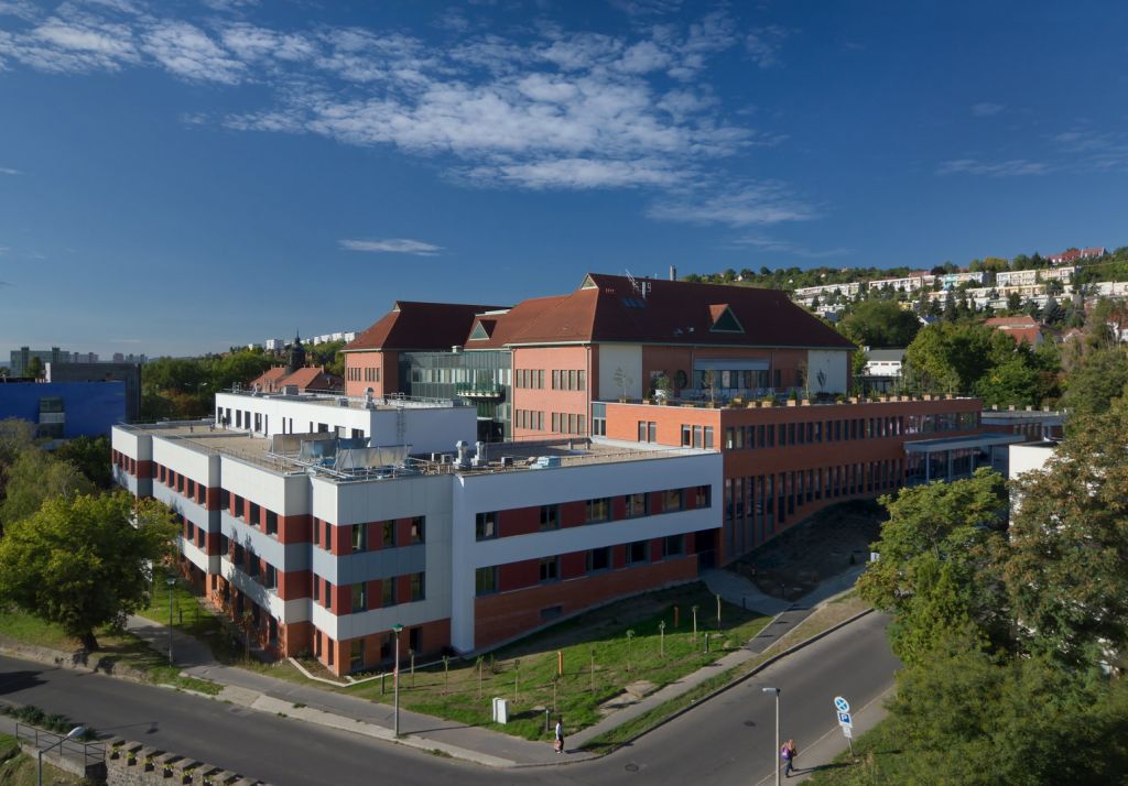 Talajmechanikai vizsgálat és cölöpalapozás tervezése – Szekszárdi Kórház fejlesztés (2010 – 2011)
